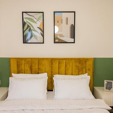Three Doors Apartments, Papaya 1-Bedroom Apartment Τίρανα Εξωτερικό φωτογραφία