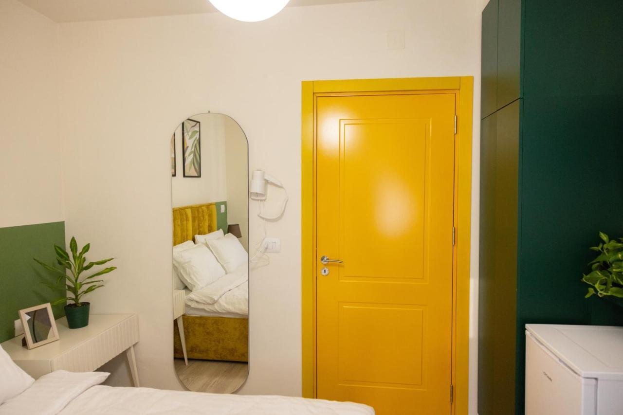 Three Doors Apartments, Papaya 1-Bedroom Apartment Τίρανα Εξωτερικό φωτογραφία